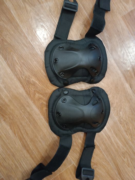 Продам наколенники