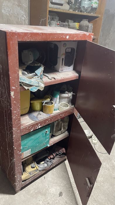 Сейф железный сталной