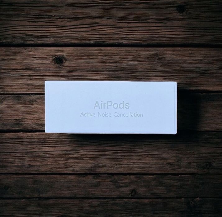 Apple AirPods 4 ANC