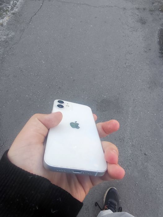 Продам айфон 12в харошем состояний