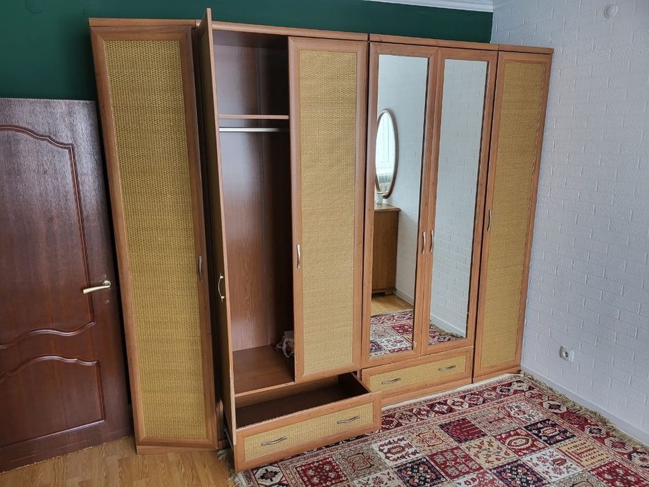 Спальный гарнитур