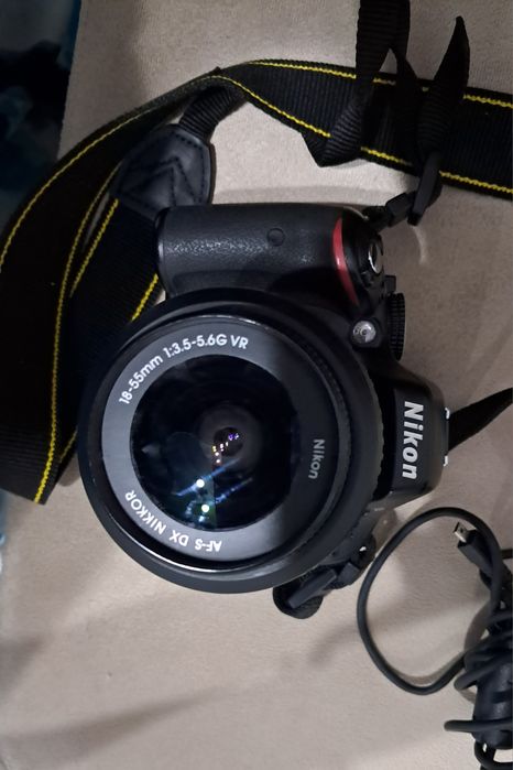Фотоапарат Nikon D 5100 с обектив
