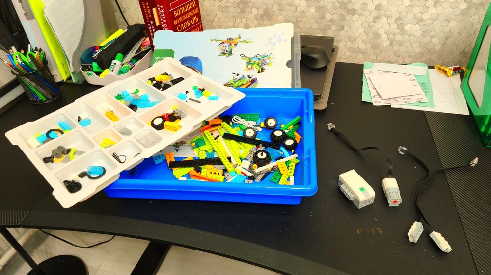 Очень много лего