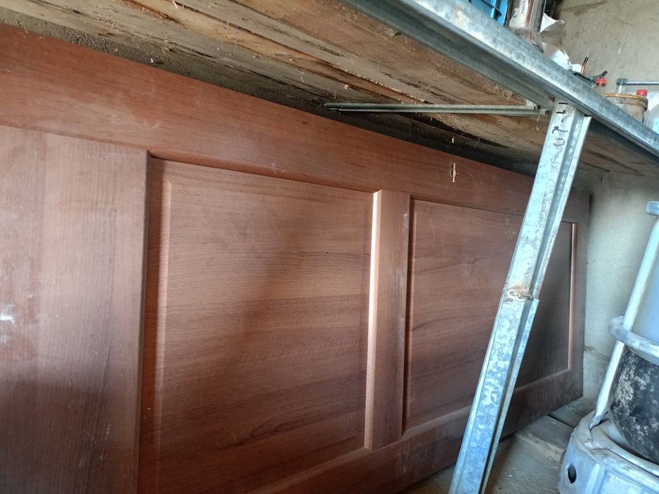 Есік сатылады ағаш темір