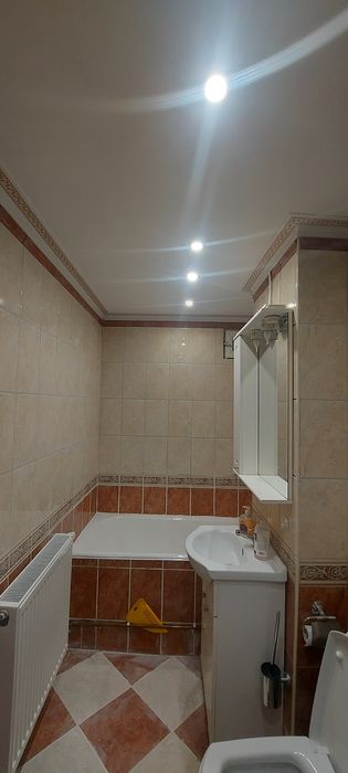 Închiriez apartament 3 camere