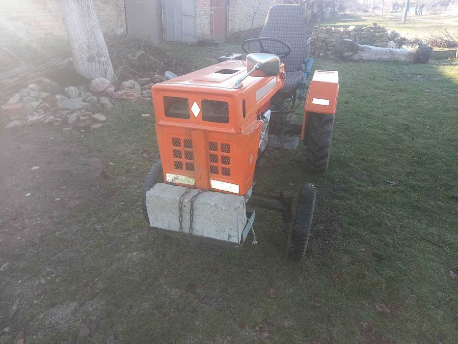 Трактор Хайбей малогабаритен