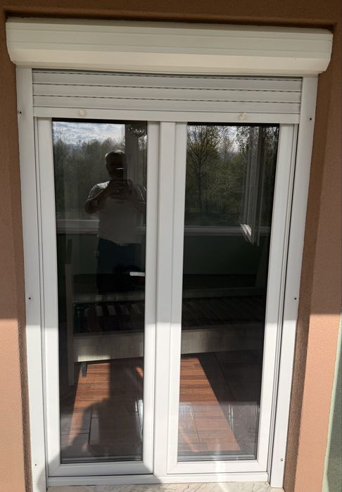 Vand geam de balcon cu ruleta