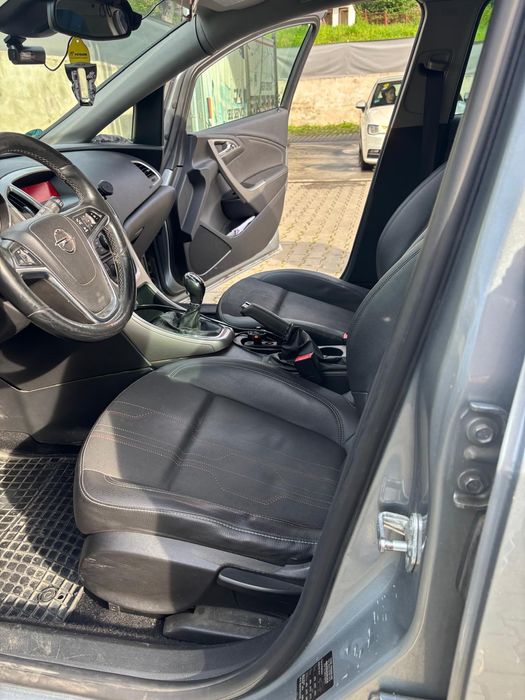 Opel Astra J Sport Tourer