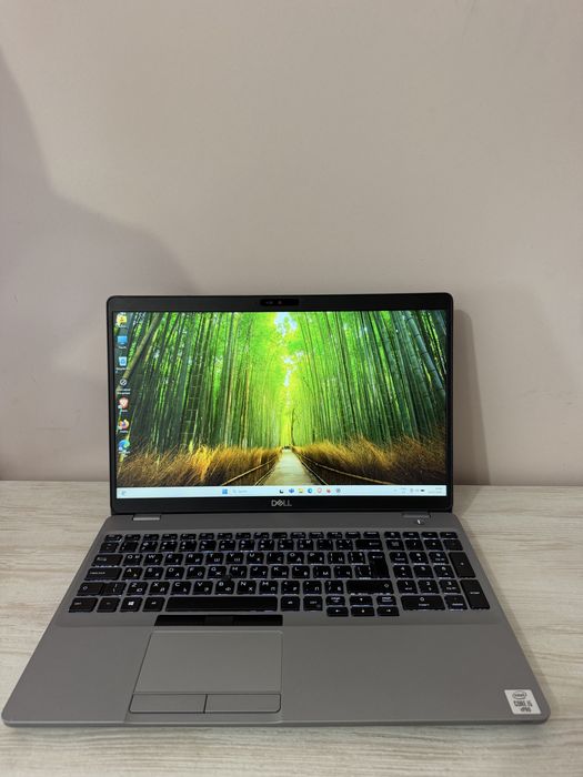Лаптоп: Dell Latitude 5510 / неразличим от нов