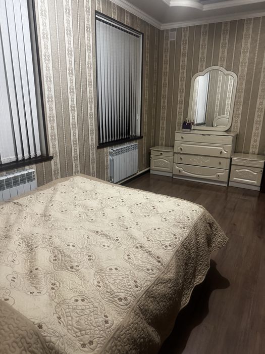 Продам спальный с шкафам и гарнитурам