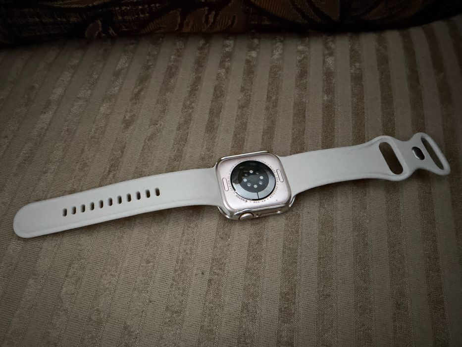 Часовник Apple watch 11