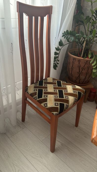 Продам стол со стульями