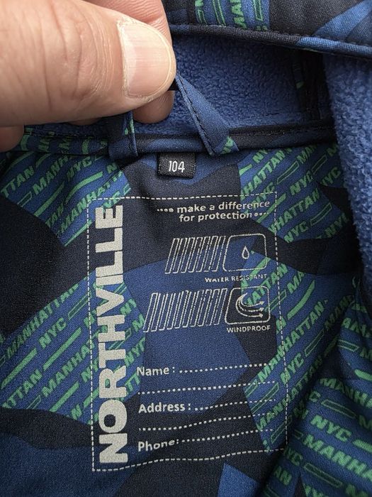 Geaca impermeabila 104