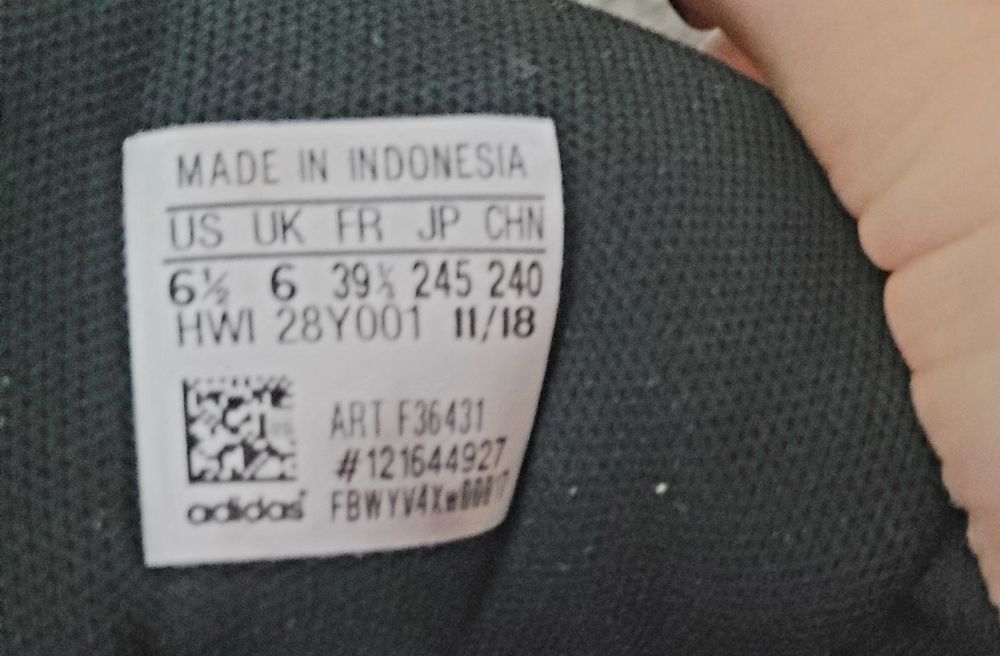Adidași Adidas baieti 32, 39 1/2