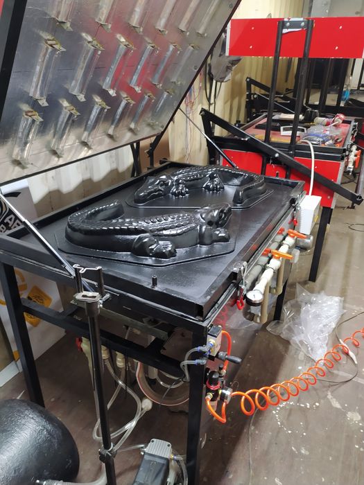 Вакуумно формовочный станок