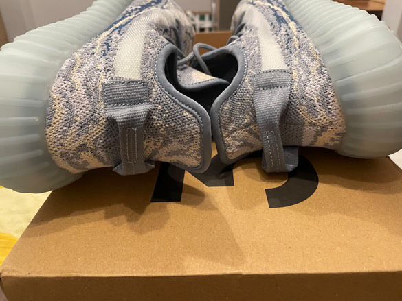 Adidas Yeezy boost 350 V2