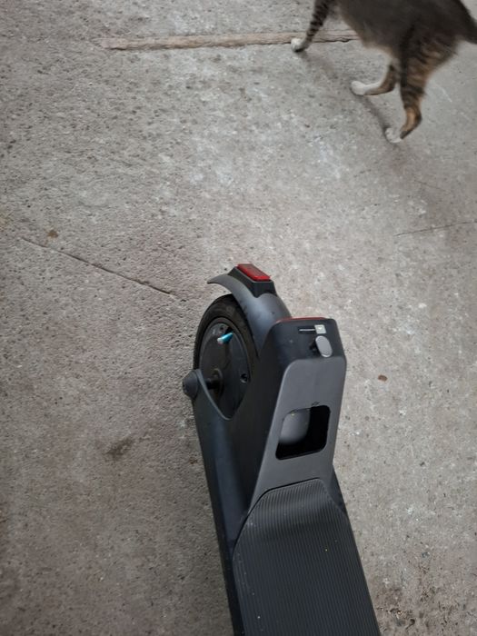 Trotineta electrica Xiaomi 4 Lite 2nd Gen, negru, 10", 300W, 25km autonomie