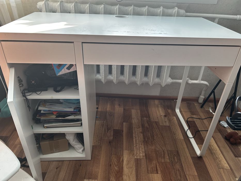 Продам письменный стол Ikea б/у