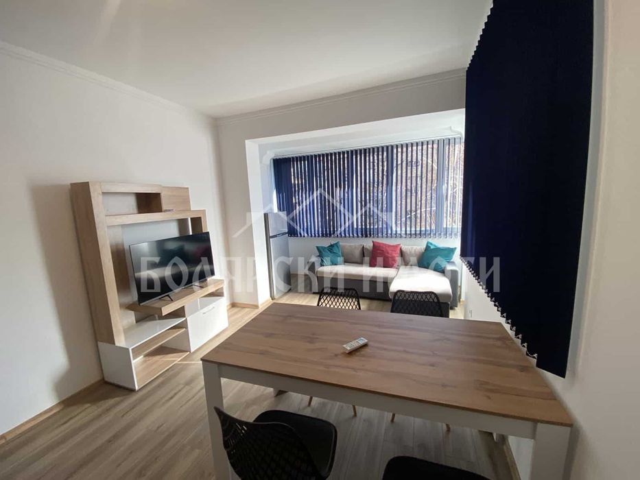 Дава се под наем Четиристаен апартамент в Велико Търново, Център - 100 кв.м за 448.8 € - Снимка #1