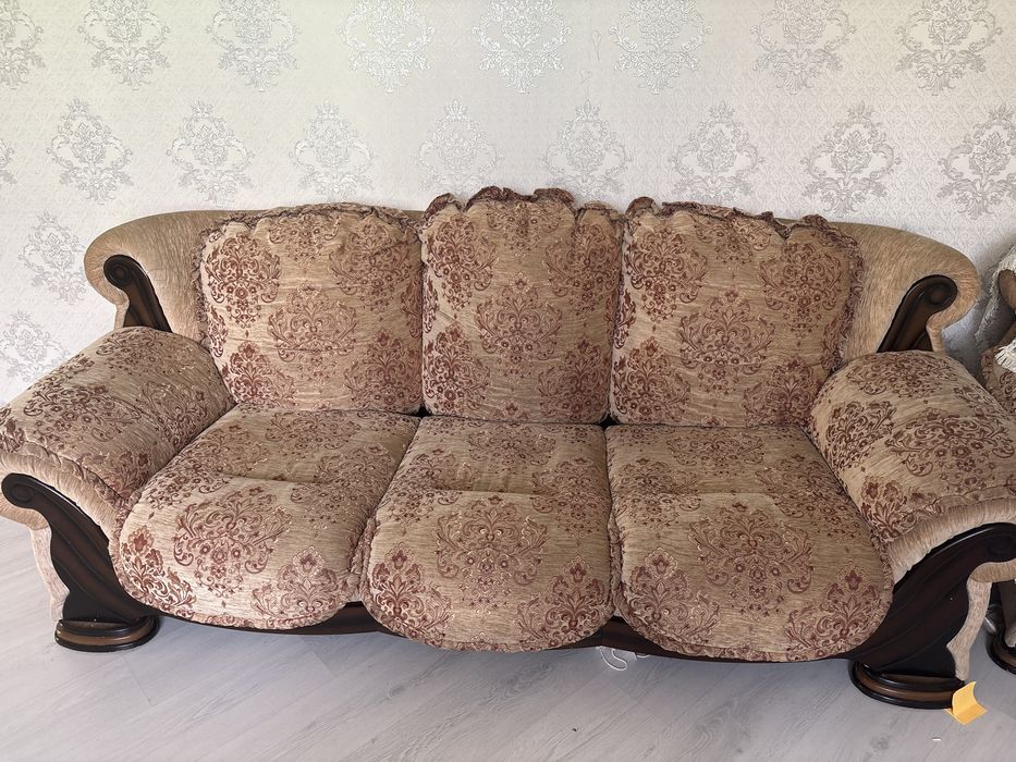 Диван с креслами