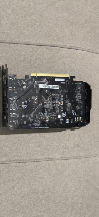 RTX 3050 6GB от gigabyte