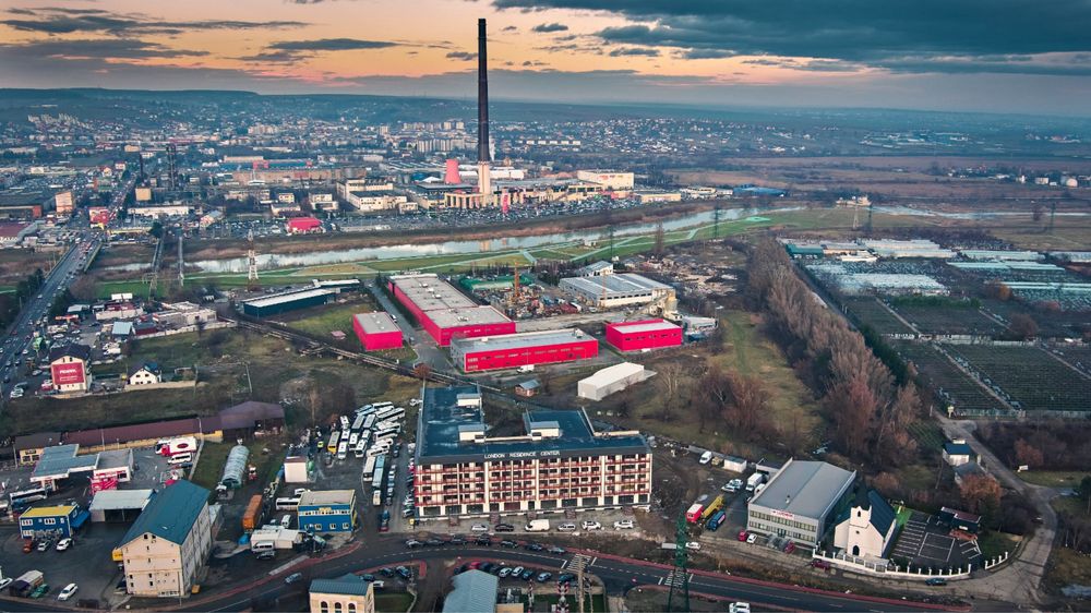 Vand/ inchiriez Spatii comerciale 70mp-1400mp!