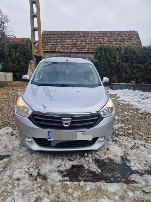 Vând Dacia Lodgy