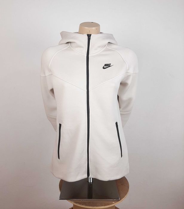 Nike Tech Fleece Windrunner - Оригинално дамско горнище размер S