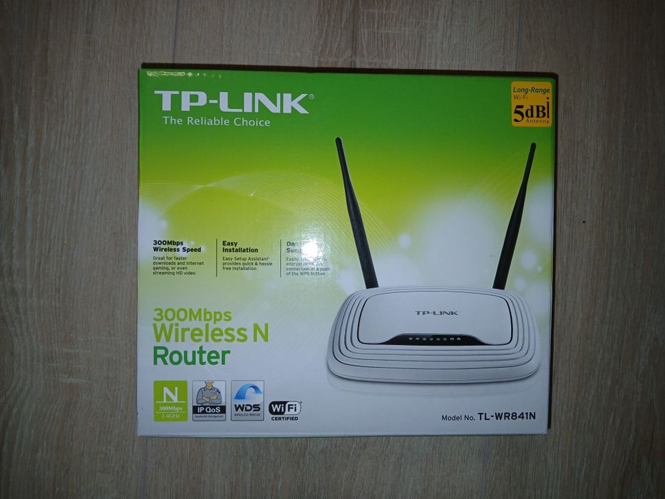 Router TP-Link in cutie