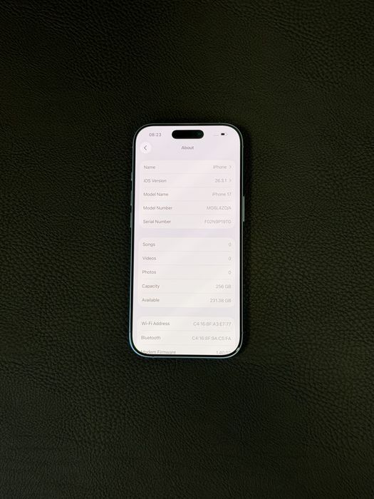 Продавам перфектен iPhone 17