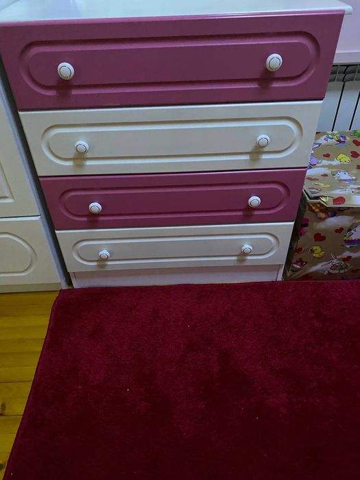 Детские набор мебель для двух детей.