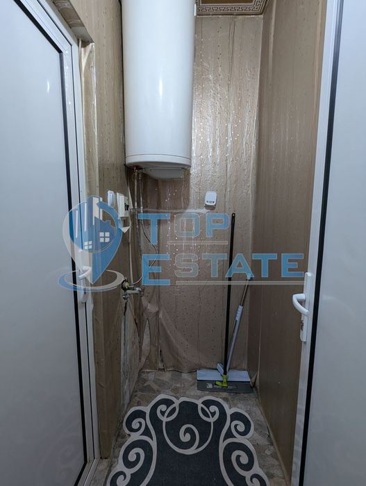 Ремонтирана масивна къща с голям и поддържан двор в село Асеново, общ