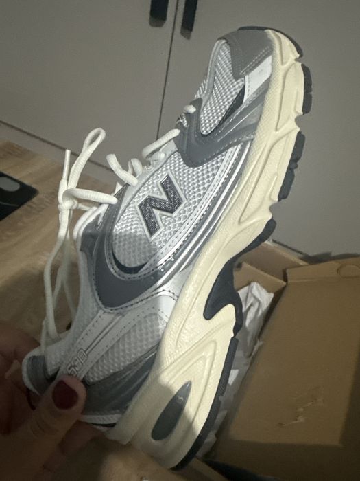 Продам кроссовки