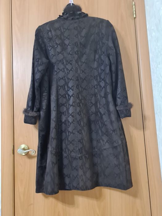 Плащ замшевый б/у. Размер 52