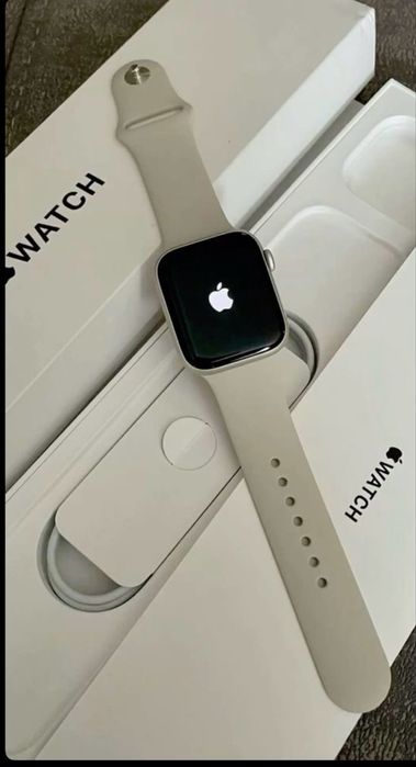 Apple Watch 8 оригинал, всё работает
