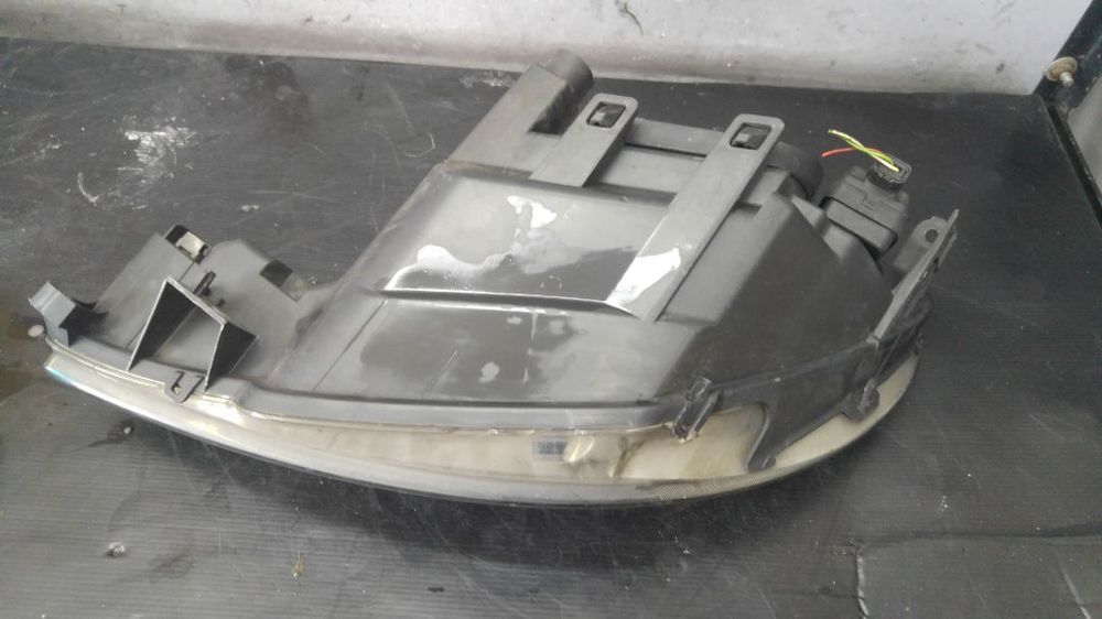 Far dreapta peugeot 206 9628666780 04hcrpl804802a011