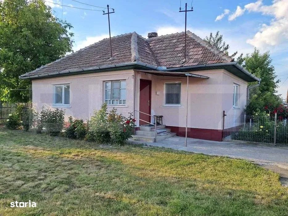 Proprietate cu casa renovabila si anexe, teren 8291 mp, in Iclod