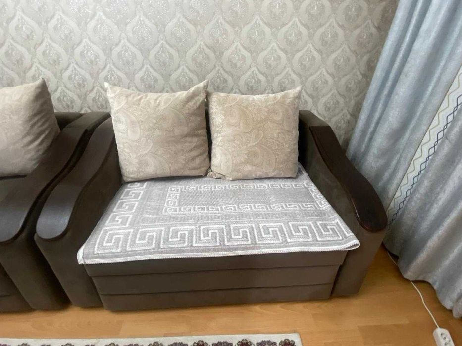 Продам срочно диван цена договорная
