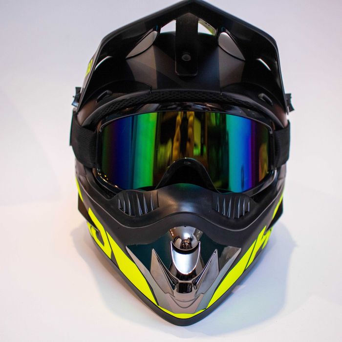 Каска подходяща за мотокрос , планински велосипед , ел. тротинетка