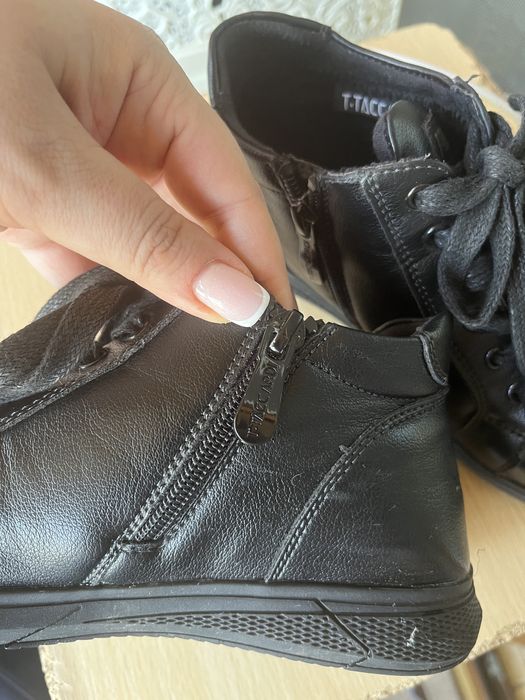 Продам осенние ботинки