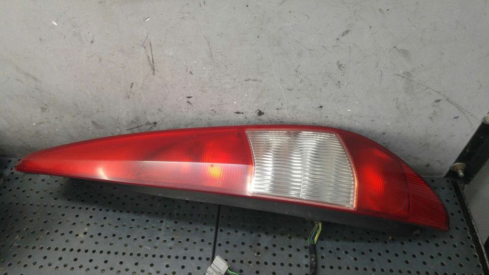 Stop tripla lampa dreapta ford mondeo 3 turnier bwy 1s7x13a412cb 1s7113404c