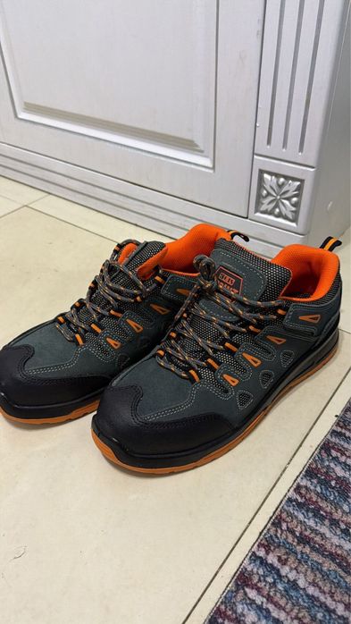 Продаетса кросовки