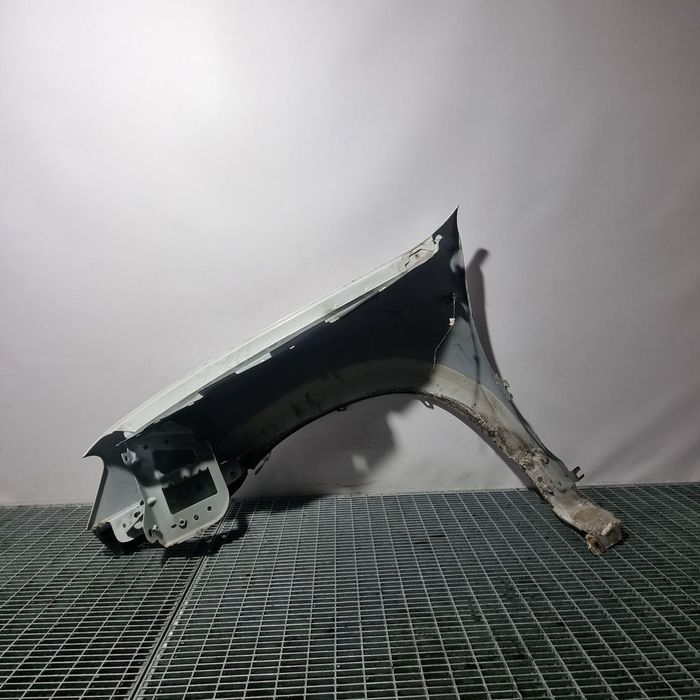 Aripa Dreapta Fata Dacia Duster Facelift 2013 - 2018 4 Usi Blanc Glacier 369 (1384)