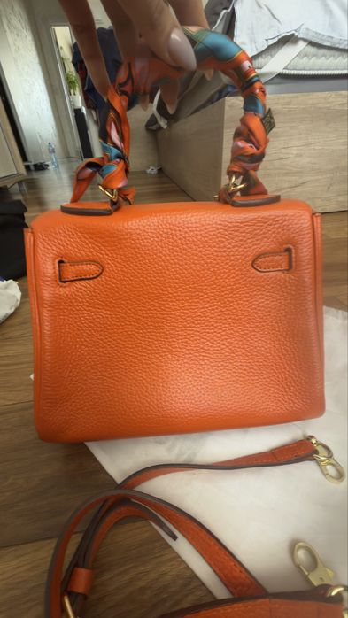 Даска чанта Hermes, и мини раница Gucci