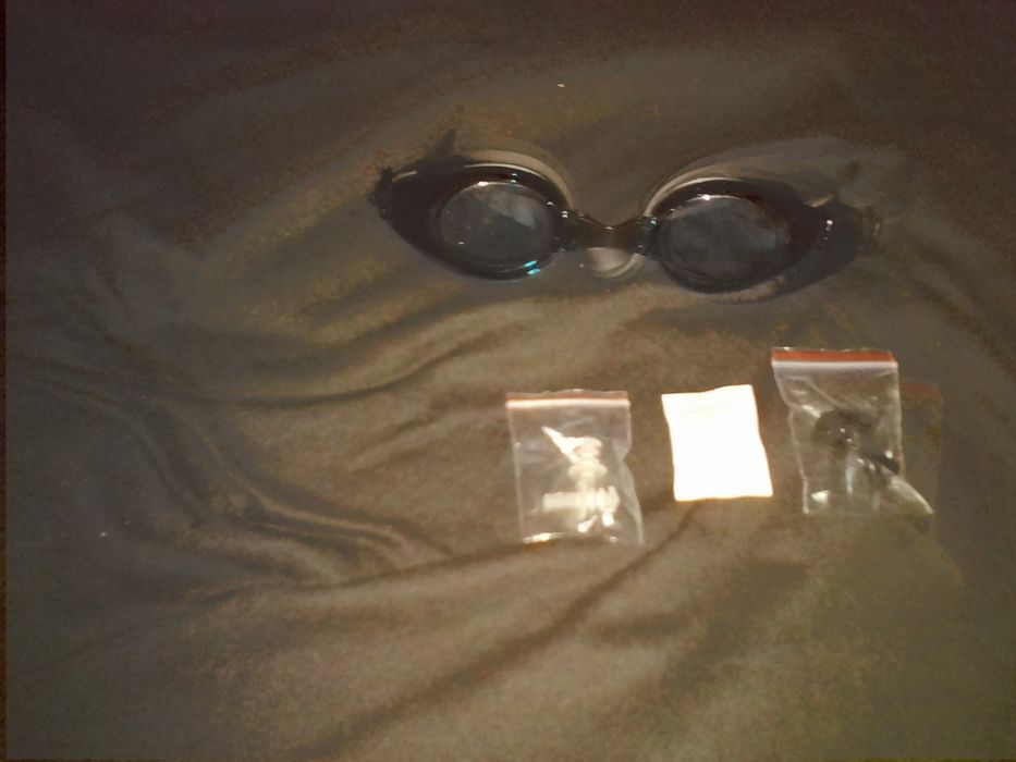 Продам очки для плавания