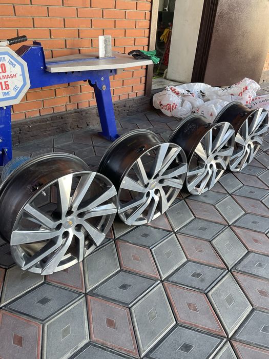 Продам диски R18