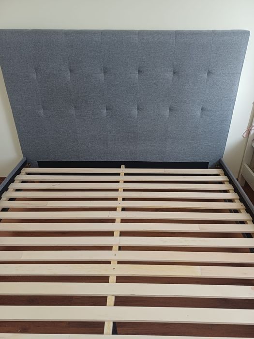 Vând pat de 2 persoane