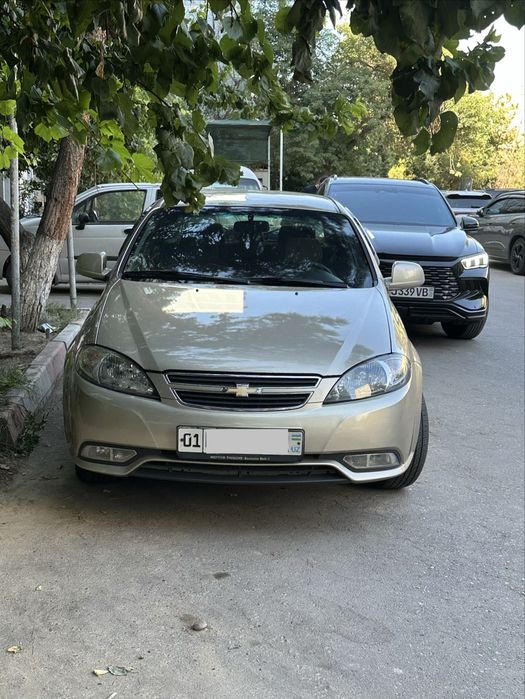 Продам Chevrolet Gentra, 2015, Mexanika, Shampanskiy rang.