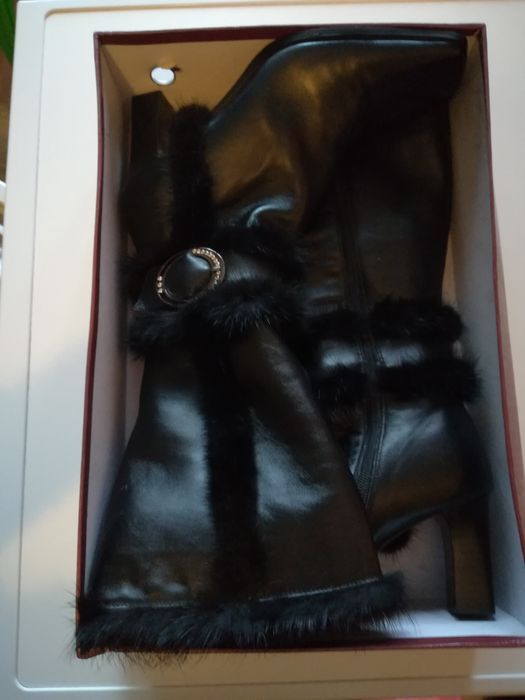 Продам женские сапожки