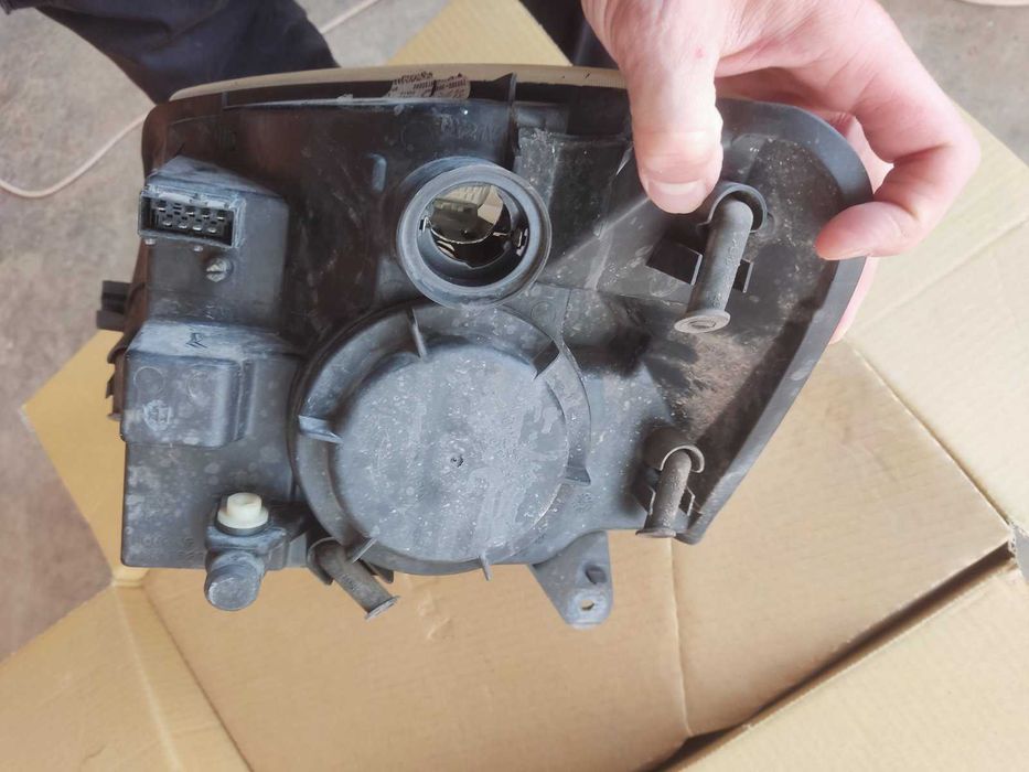 Оригинални Фарове Пежо Партнер 2010г., 1,6 HDI, употребявани